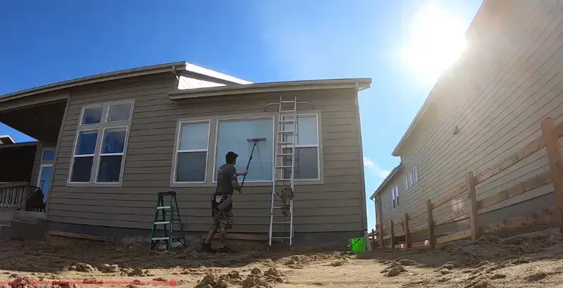 Exterior window cleaning in San Clemente