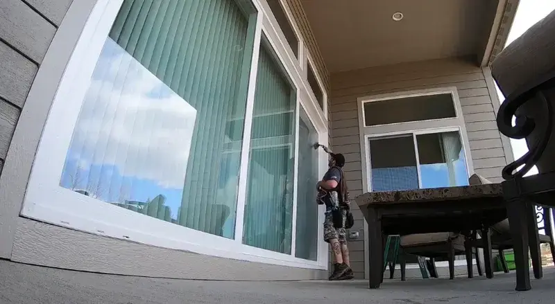 Window cleaning in Downtown San Clemente and Pier Bowl