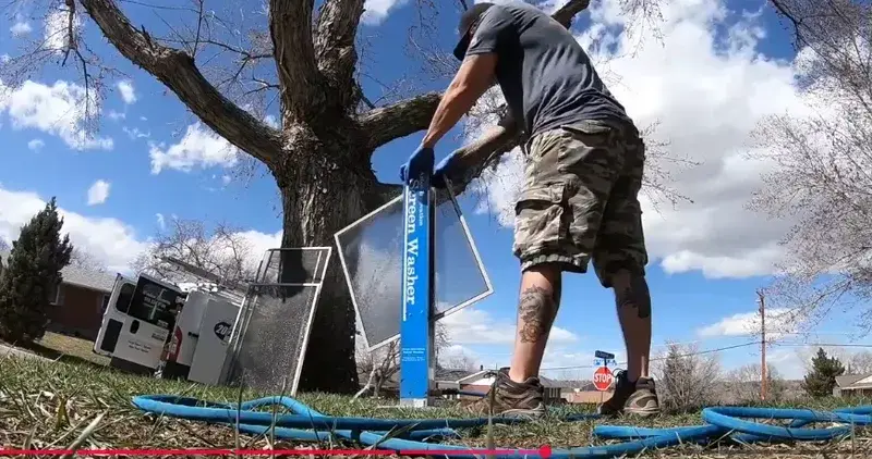 Window screen cleaning in San Clemente